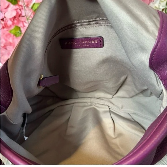 Marc Jacobs Elegant Purple Crossbody Bag - Picture 8 of 12
